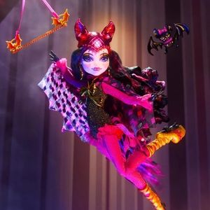 SDCC 2023 Exclusive Monster High Freak Du Chic Draculaura